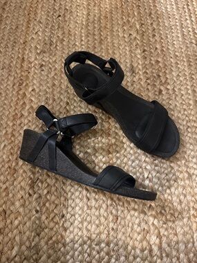 Teva 10 Women's Ysidro Stitch Wedge Sandal Black Strappy